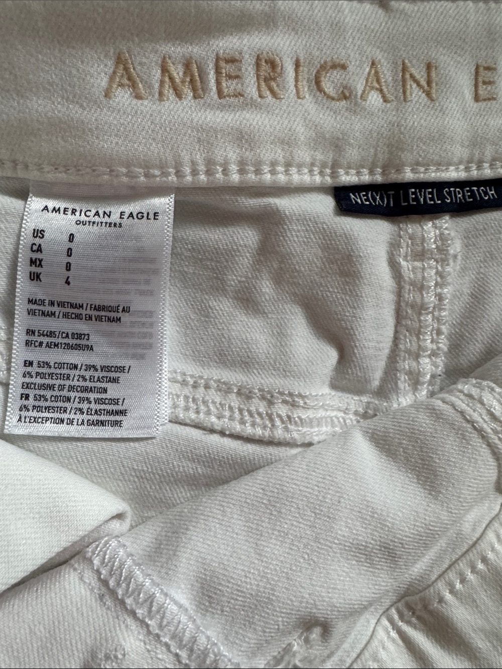 American Eagle Outfitters White High-Waist Button-Front Shorts - Picture 3 of 4